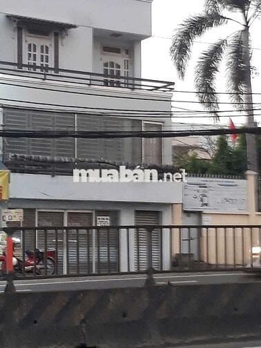 NHÀ MẶT TIỀN NGAY CHỢ LINH XUÂN. TRỐNG SUỐT, PHÙ HỢP LÀM VP, CỬA HÀNG.