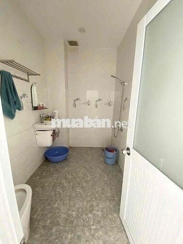 Trệt 2 lầu 4,5*35; 3pn có sân rộn