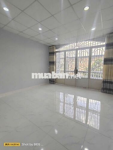 Nhà mới 2 tầng gần đại học luật QL13, 8,5tr/tháng