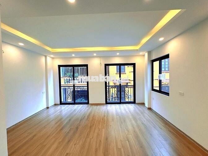 BÁN NHÀ HOÀNG QUỐC VIỆT, THANG MÁY, GARA OTO, KINH DOANH ĐỈNH