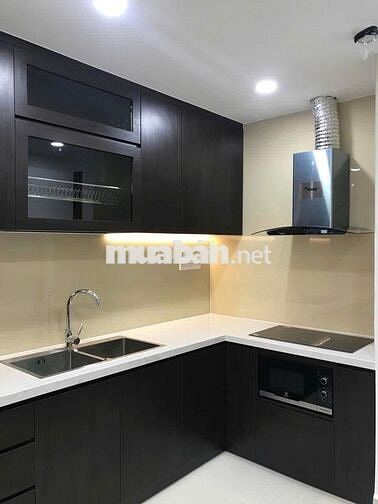 Chính chủ cho thuê căn 2 PN 2WC đầy đủ nội thất, nhà đẹp, hiện đại.