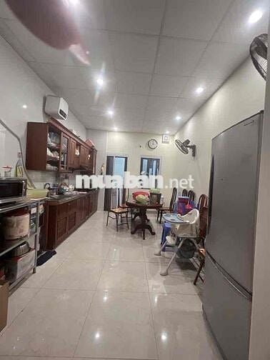 BÁN NHÀ ĐÔNG QUAN -DT 88 M 3 Tầng -MT 3,8 M