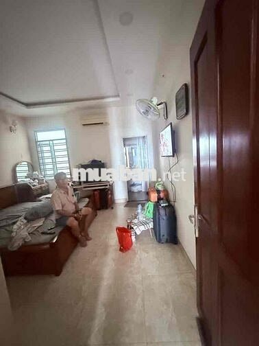 Nhà 3 Tầng Đẹp — Lê Văn Quới Bình Trị Đông (4x14) 5PN Hướng Tây