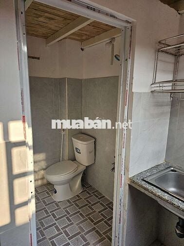 Phòng trọ gần TDTU, OU mặt tiền Lê Văn Lương.