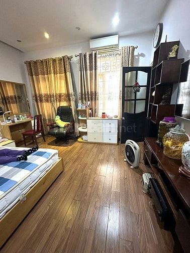 Bán nhà phố Võng Thị 90m2, 4 tầng, ngõ thông, ở luôn. 18 tỷ