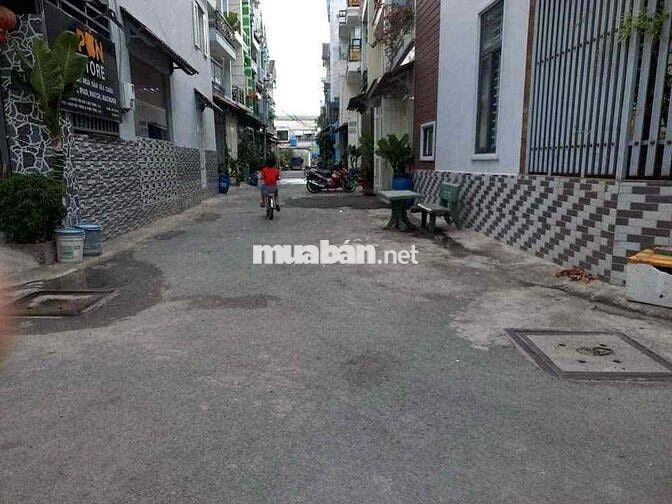 nhà hẻm thông xe hơi quay đầu. 1 HT 13 nay là tân thới hiệp q12