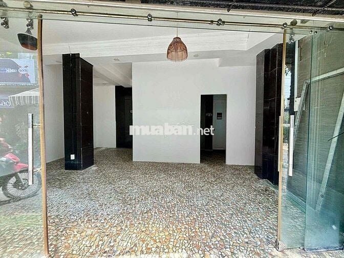 Cho thuê mặt bằng 40m (6x6.7 )ngay ngã ba sầm uất( Trục Lê Đức Thọ)