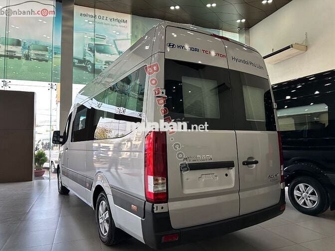 Xe Hyundai Solati 2.5 MT 2025