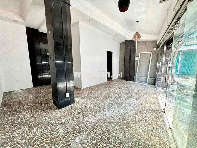 Cho thuê mặt bằng 40m (6x6.7 )ngay ngã ba sầm uất( Trục Lê Đức Thọ)