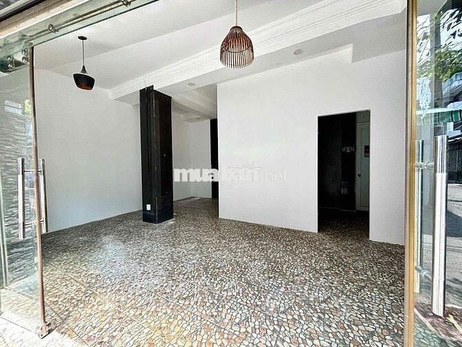 Cho thuê mặt bằng 40m (6x6.7 )ngay ngã ba sầm uất( Trục Lê Đức Thọ)