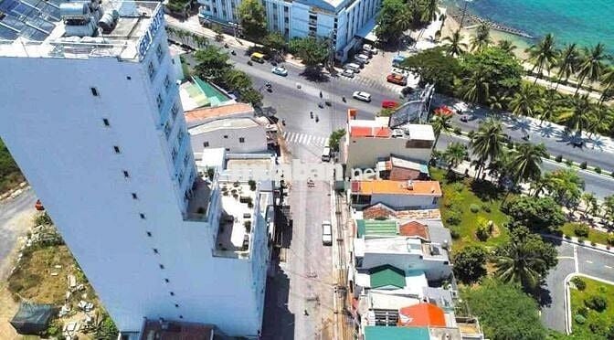 Mặt tiền Nguyễn Bỉnh Khiêm sát biển Nha trang. giá 15.6 tỷ