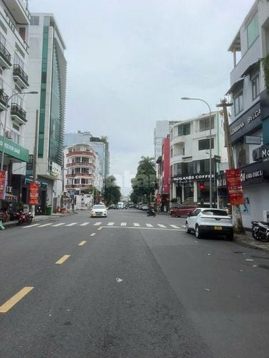 Bán Gấp Nhà 2 Mặt Tiền Vị Trí Vàng - Hoàng Việt và Út Tịch