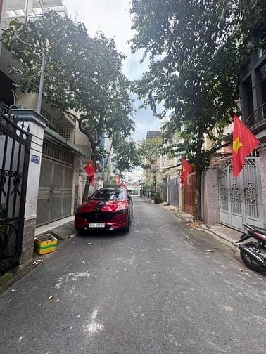 Bán nhà HXH Nguyễn Thiện Thuật Q3 dt: 3.5m(4m) x 10m 1 lầu giá 6 tỷ 9