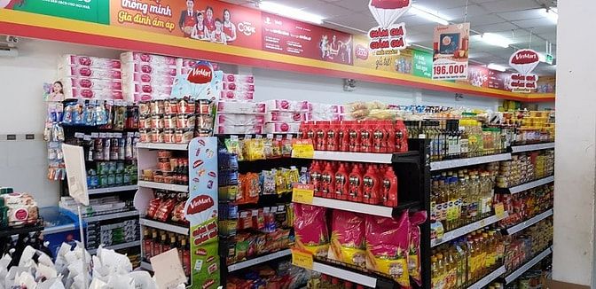 Cửa hàng cần tuyển 3 nhân viên nam nữ phụ đứng trực quầy hàng đóng gói