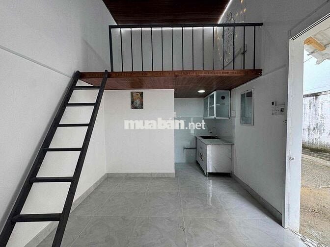 📍GẦN ĐH NGUYỄN TẤT THÀNH📍Phòng Mới Xây Cửa Sổ Gác Cao 2m, Sẵn Máy Lạnh