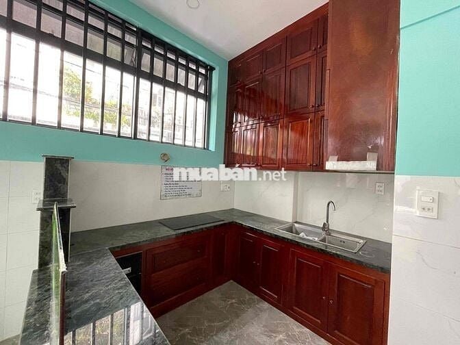 BÁN NHÀ  2 MẶT TIỀN  TRUNG TÂM NHA TRANG CÁCH BIẾN 700m