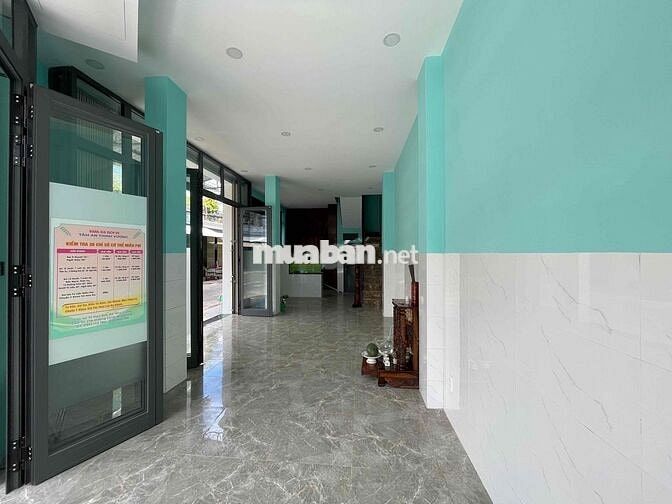 BÁN NHÀ  2 MẶT TIỀN  TRUNG TÂM NHA TRANG CÁCH BIẾN 700m