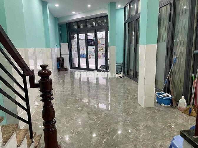 BÁN NHÀ  2 MẶT TIỀN  TRUNG TÂM NHA TRANG CÁCH BIẾN 700m