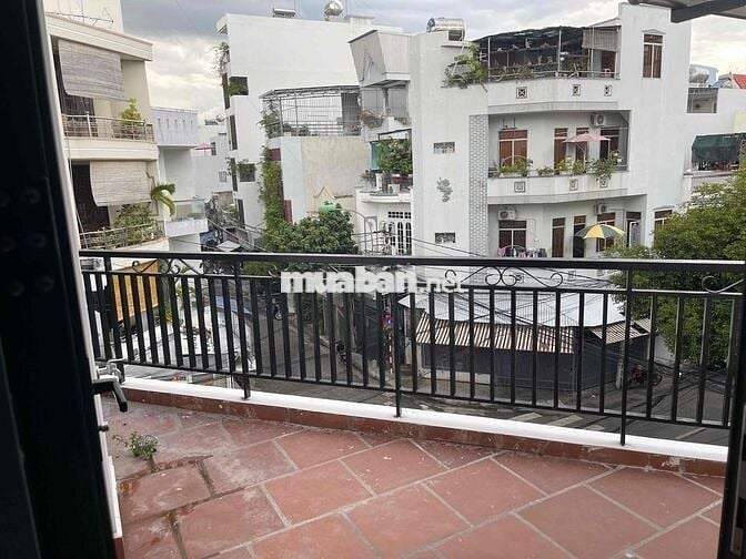 BÁN NHÀ  2 MẶT TIỀN  TRUNG TÂM NHA TRANG CÁCH BIẾN 700m