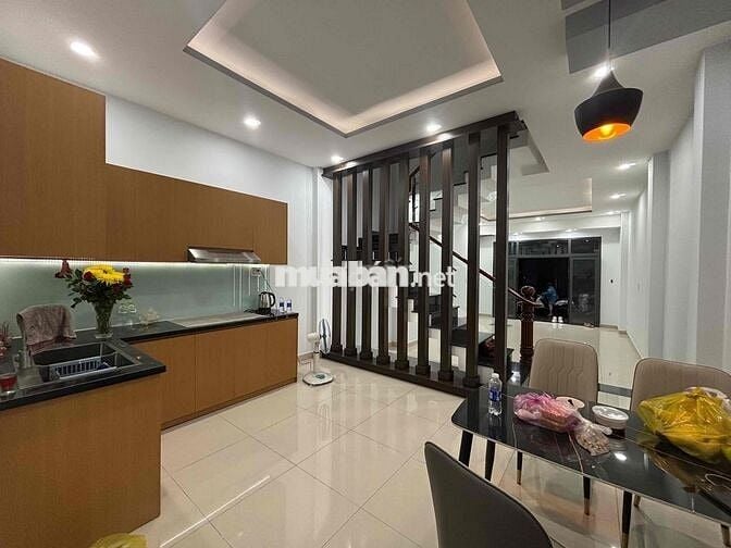 Chính chủ cần bán nhà phố liền kề tại Khu phố 5, P. Thạnh Xuân, Quận 1