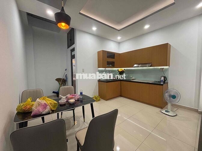 Chính chủ cần bán nhà phố liền kề tại Khu phố 5, P. Thạnh Xuân, Quận 1