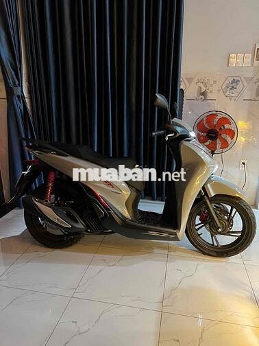 Honda SH160i ABS Xám Xi Măng Năm 2024 Chạy 500km