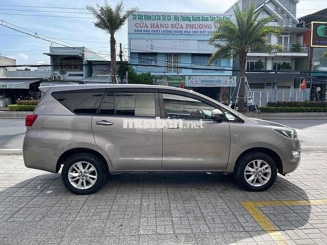 Toyota Innova 2020 2.0E - 142000 km
