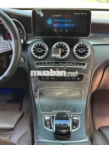 Mercedes Benz GLC 2018 300 4MATIC - 101000 km