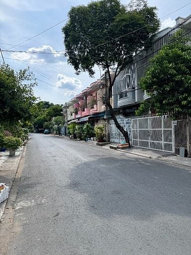 Nhà KDC Bình Hưng giáp ranh bế xe Q8