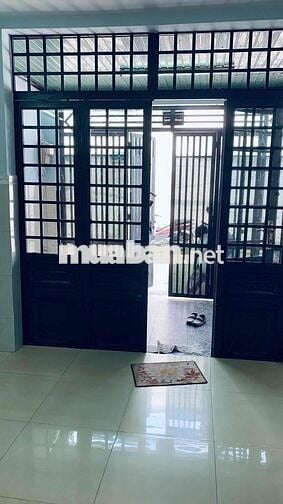 Nhà ở Hẻm rộng,DTSD 96m2, 3 phòng ngủ,2 vệ sinh,1 p khách, 1 ban công