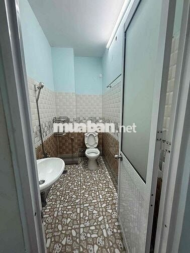nhà trệt 2 lầu 4 phòng ngủ 3wc, hẻm 5m thông