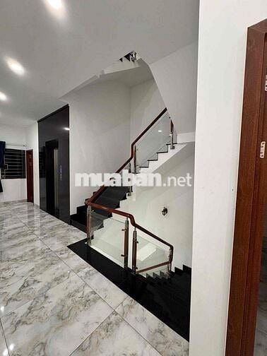 Bán nhà mặt tiền đường D18 TDC Lộc An
