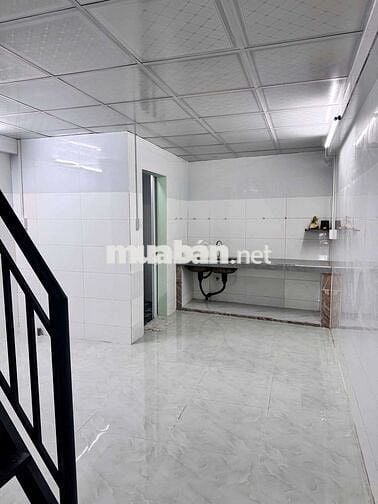Nhà mới cho thuê Chiến Lược thông Tân Hòa Đông (1 lửng 1WC) ở ngay