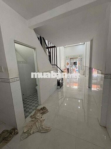cho thuê nhà hr ôtô đâun trước nhà đường số 19 BHHA