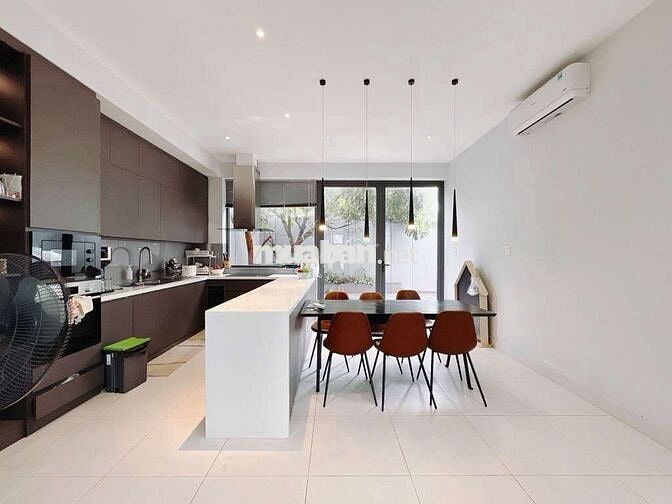 41 Chuyên dùng 9, Phú Mỹ,Q7, DT:213.5m2,3Tầng, Ngang7.4x29m, 23 tỷ