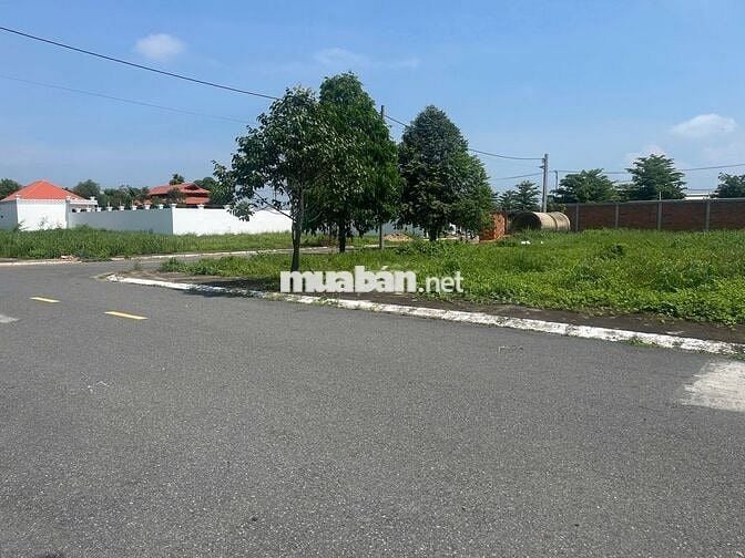 Ban đất cc tích trữ lâu năm,mat tiền,tp Gò Công,Tiền Giang 123m2 SHR
