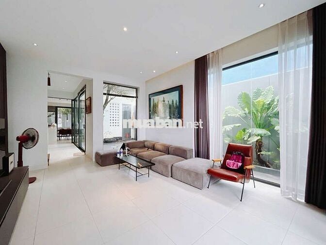 41 Chuyên dùng 9, Phú Mỹ,Q7, DT:213.5m2,3Tầng, Ngang7.4x29m, 23 tỷ