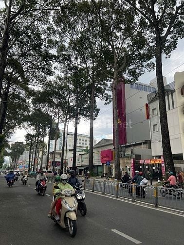 CHO THUÊ MT KINH DOANH SIÊU HOT VỚI DT :  10*20. 6 TẦNG