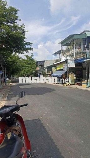 đất ngon , giá rẻ nằm kế trung tâm cần tìm chủ mới 172m2