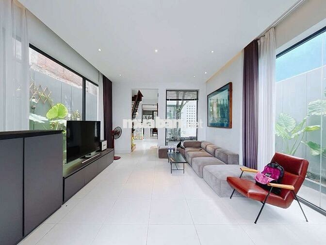 41 Chuyên dùng 9, Phú Mỹ,Q7, DT:213.5m2,3Tầng, Ngang7.4x29m, 23 tỷ