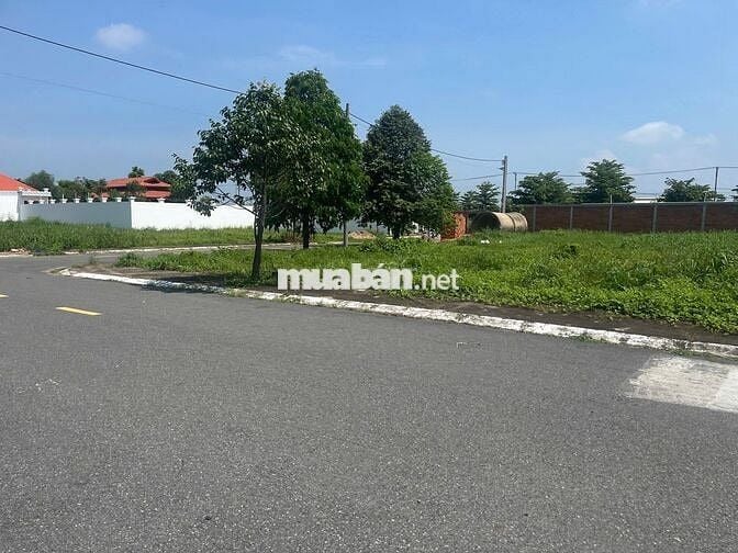 Ban đất cc tích trữ lâu năm,mat tiền,tp Gò Công,Tiền Giang 123m2 SHR