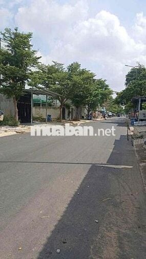 đất ngon , giá rẻ nằm kế trung tâm cần tìm chủ mới 172m2