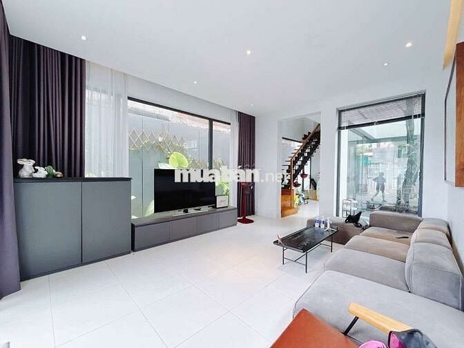 41 Chuyên dùng 9, Phú Mỹ,Q7, DT:213.5m2,3Tầng, Ngang7.4x29m, 23 tỷ