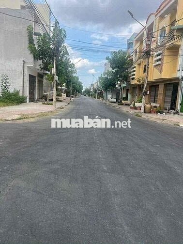 đất ngon , giá rẻ nằm kế trung tâm cần tìm chủ mới 172m2