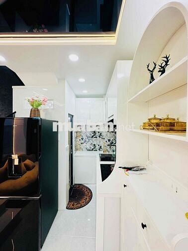 Hh 50tr nhà sau căn mặt tiền Full nội thất cao cấp vị trí bao đẹp
