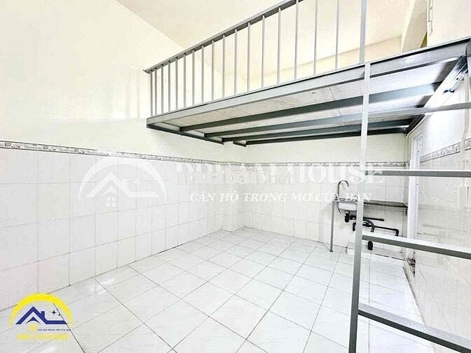 Tiện qua Văn Hiến và Công Thương 10 phút