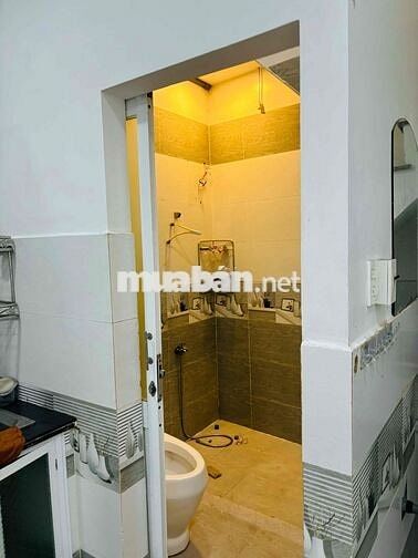 Nhà sạch sẽ khu an ninh xe hơi chạy vô nhà Phạm Đức Sơn