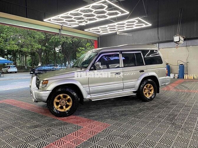 Mitsubishi Pajero 2004 - 7 chỗ V33 đẹp lắm
