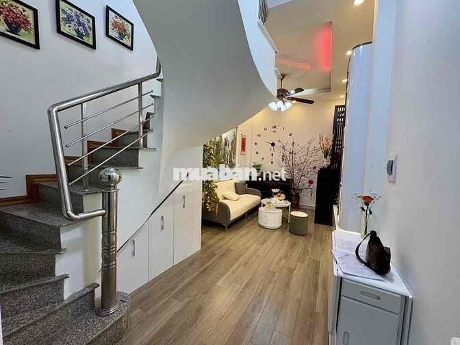 CĂN TRUNG TÂM SÀI ĐỒNG, 3 NGỦ, Ô TÔ ĐỖ CỬA, FULL NỘI THẤT GIÁ ĐẸP