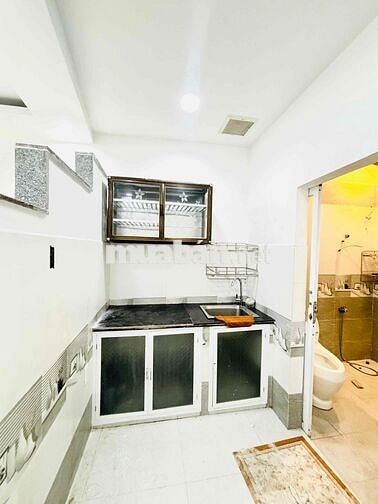 Nhà sạch sẽ khu an ninh xe hơi chạy vô nhà Phạm Đức Sơn